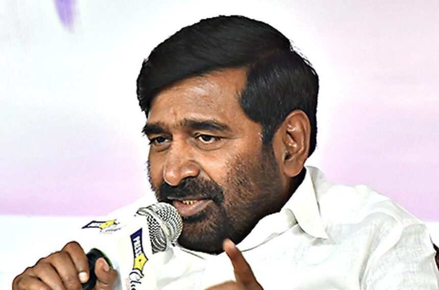 Unconvinced by explanation, EC censures Telangana Energy Minister ahead of Munugode by-election