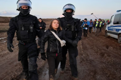 जर्मनीः क्लाइमेट एक्टिविस्ट ग्रेटा थनबर्ग हिरासत में, कोयला खदान के खिलाफ कर रहीं थी प्रदर्शन