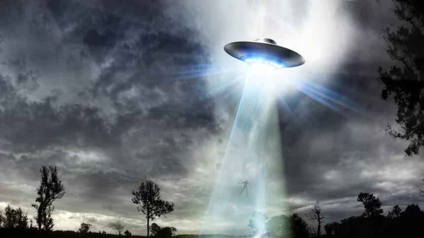 एक ही देश में दिखे 1000 UFO! विशेषज्ञों ने बताया कहां छिपे हैं Aliens