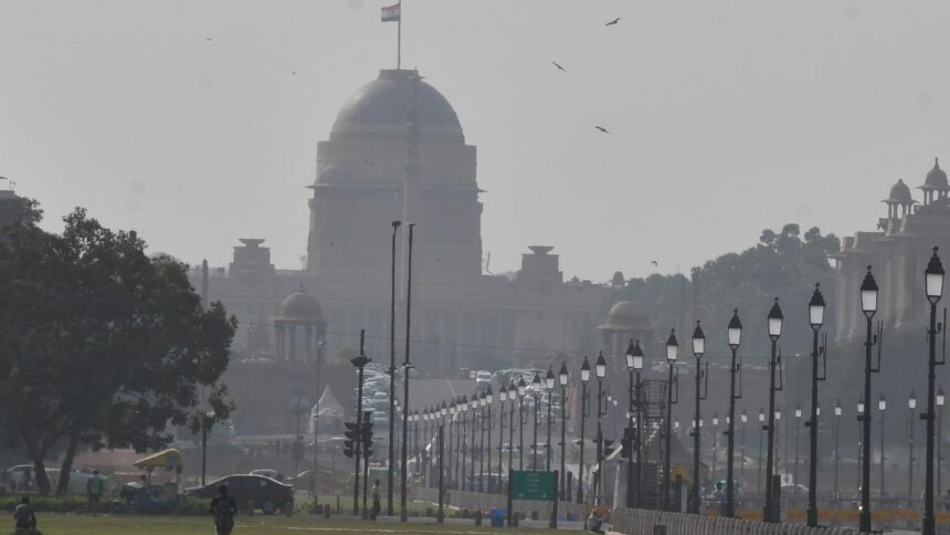 Delhi records minimum temperature of 17.3 deg C, AQI in ‘moderate’ zone