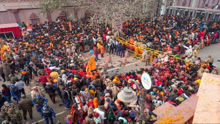 श्रद्धालुओं की आड़ में गड़बड़ी की आशंका, राम भक्तों की भीड़ के बीच मंदिर में भेजे गए ATS कमांडो