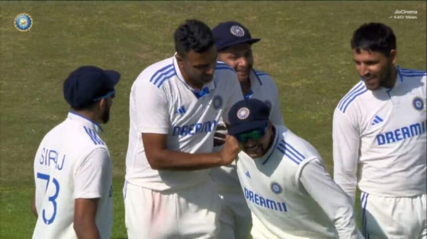 IND vs ENG 5th Test: Despite Five-Wicket Haul, Kuldeep Yadav Wanted R Ashwin To Keep The Ball As Memento; Here’s What Off-Spinner Did, His Gesture Goes Viral