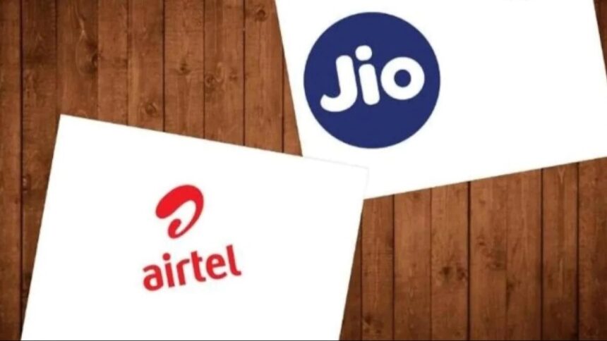 Jio और Airtel दे सकते हैं तगड़ा झटका, काफी महंगे हो सकते हैं रिचार्ज प्लान्स