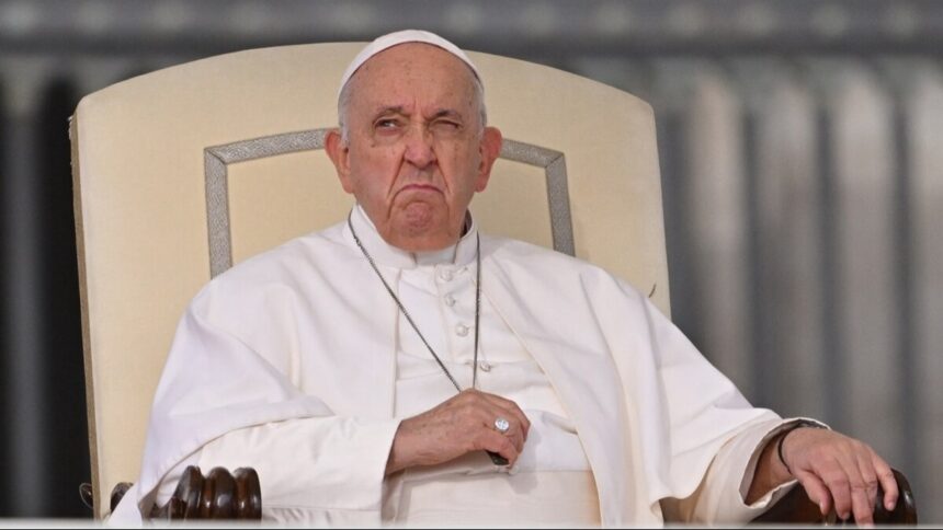 पोप फ्रांसिस ने अपने बयान के लिए मांगी माफी, इटली में LGBT समुदाय पर की थी अपमानजनक टिप्पणी