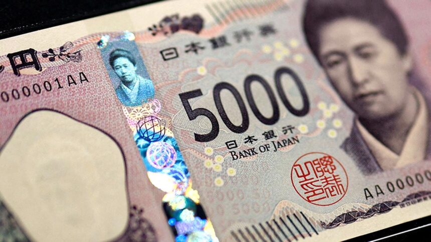 Japan issues new yen banknotes packed with 3D hologram technology to fight counterfeiting