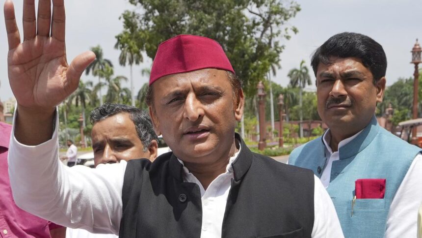 Those who give pain can’t give medicine: Akhilesh’s dig at Keshav Maurya on teacher recruitment