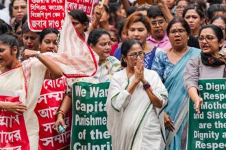 गजब की सियासत… कोलकाता की दरिंदगी पर लोगों ने मांगा इंसाफ, बदले में मिला धरनों का कैलेंडर